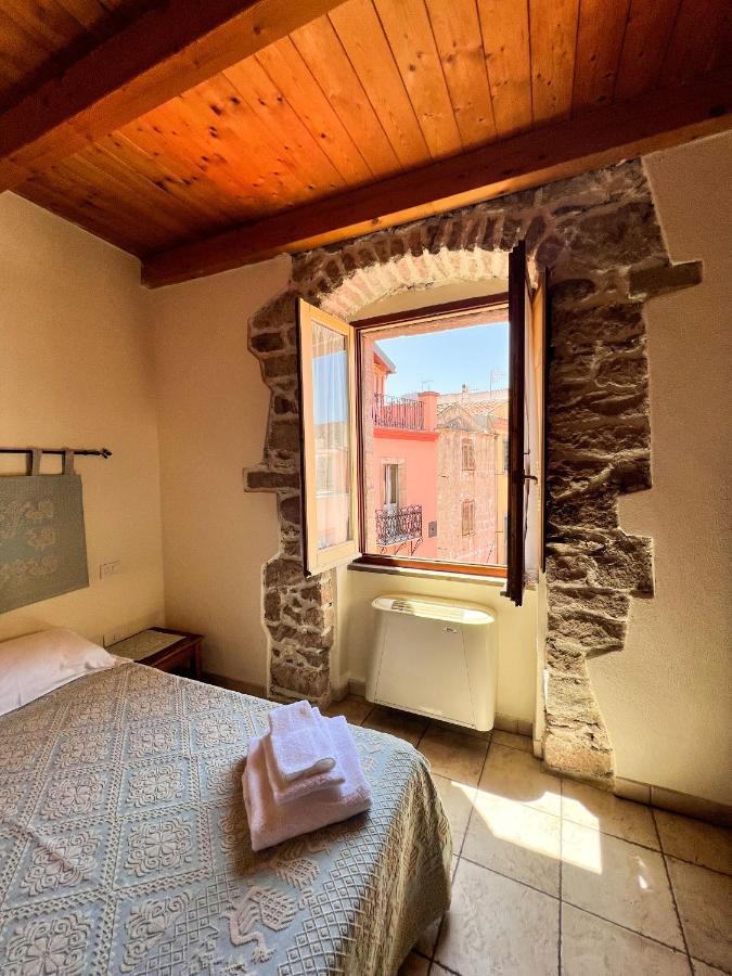 La Vecchia Torre Hotel Bosa Buitenkant foto