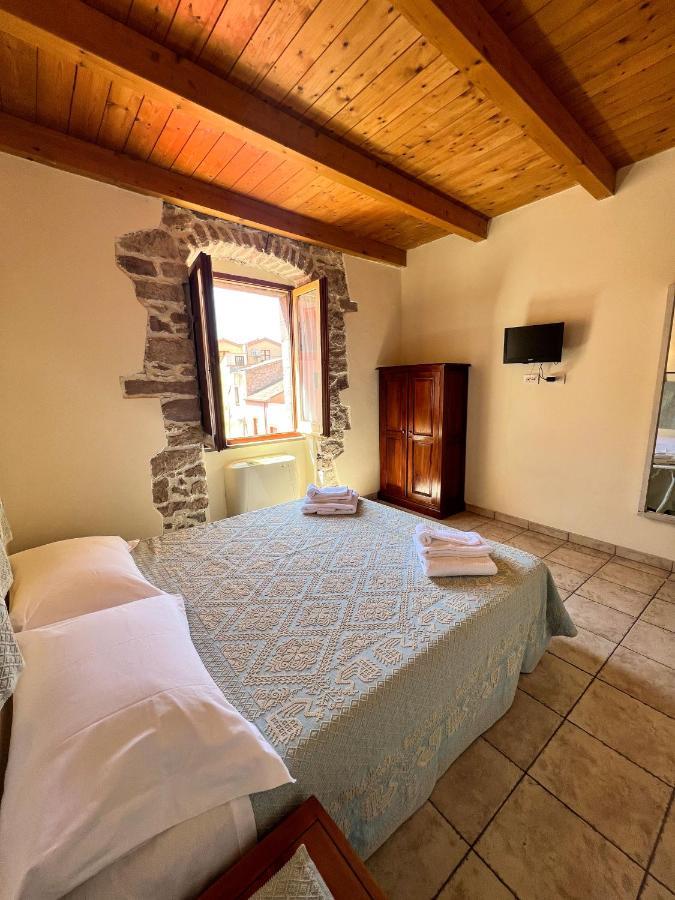 La Vecchia Torre Hotel Bosa Buitenkant foto