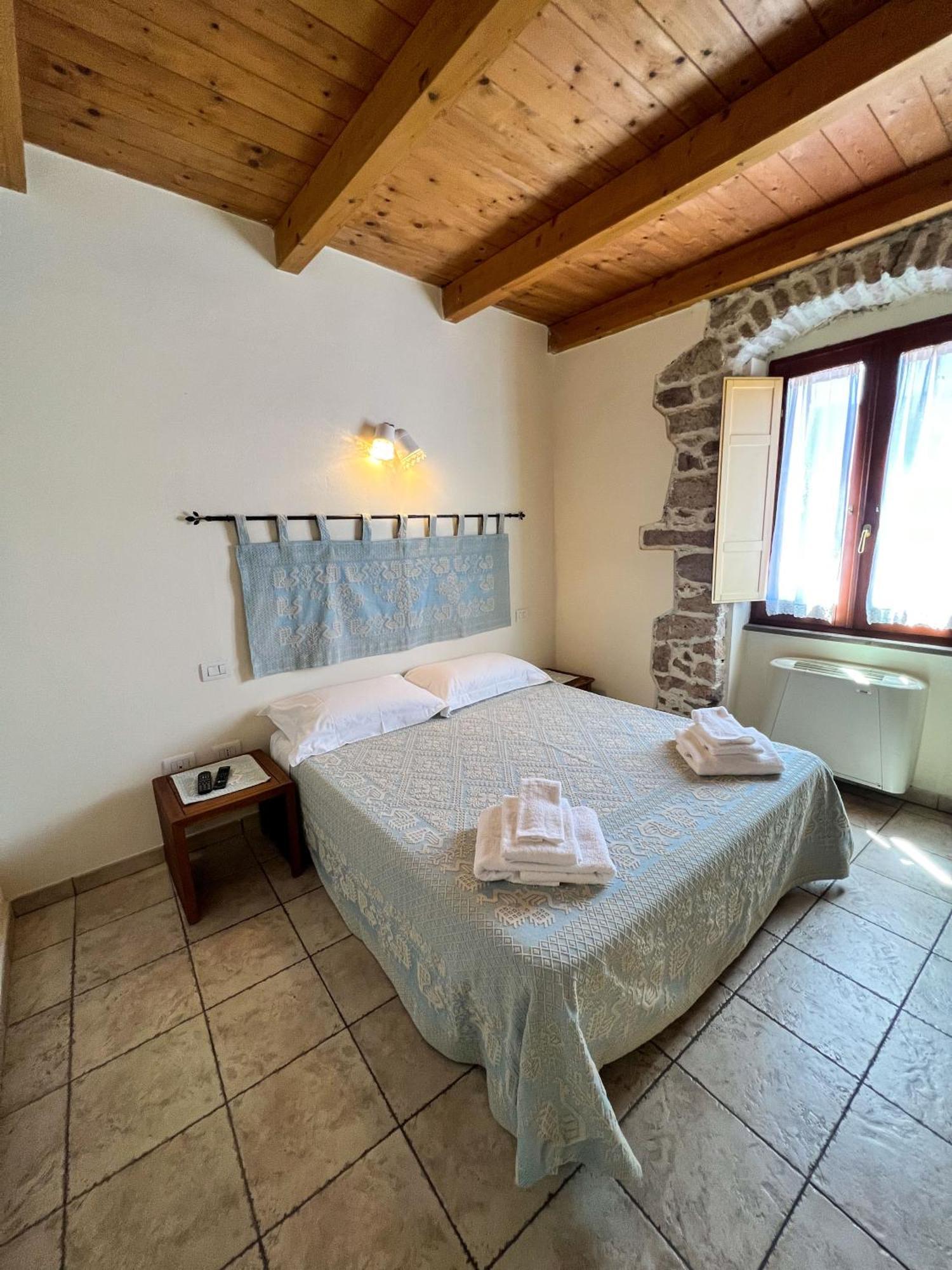 La Vecchia Torre Hotel Bosa Buitenkant foto