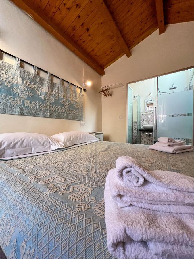 La Vecchia Torre Hotel Bosa Buitenkant foto